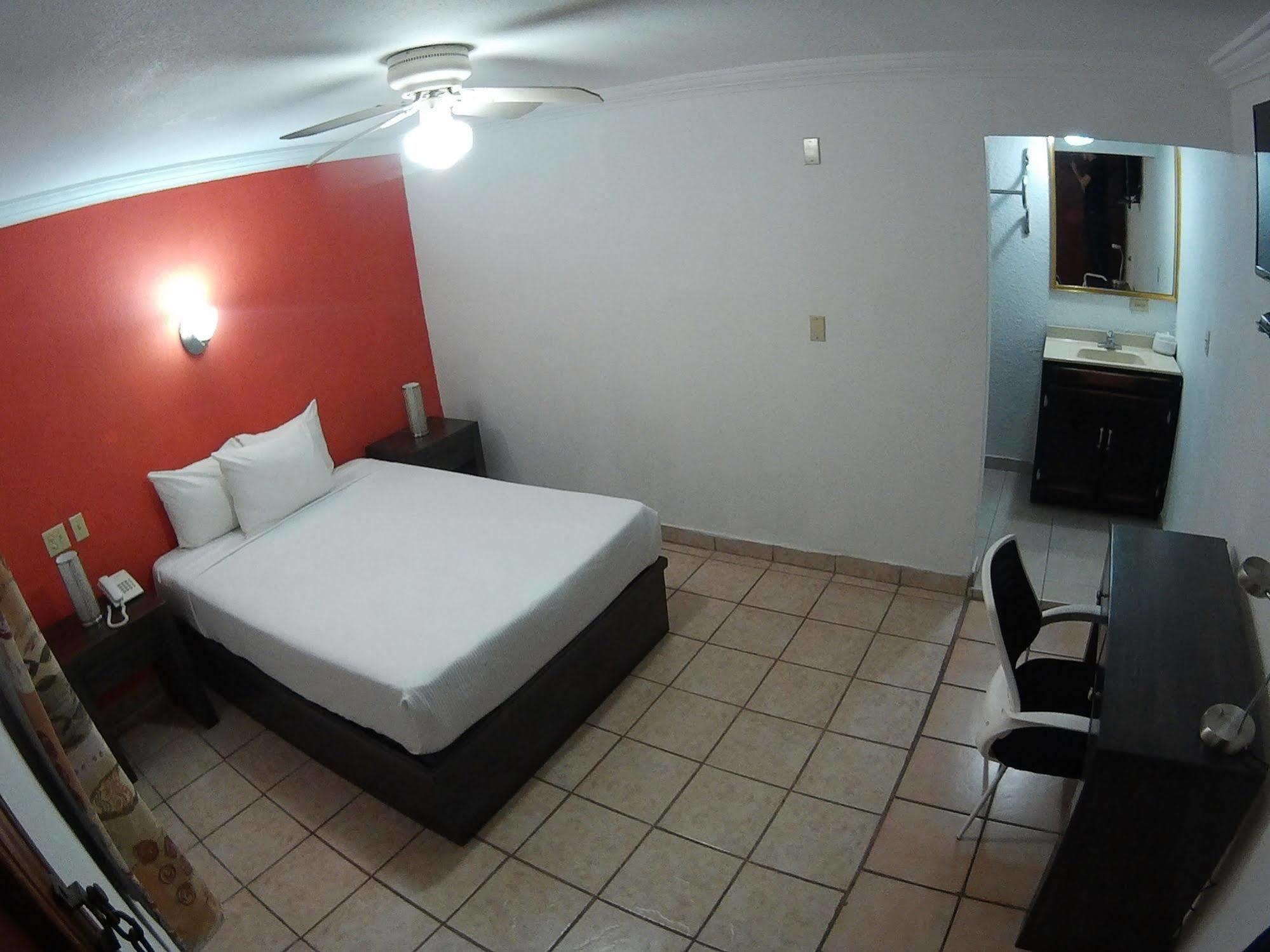 Hotelco Inn Mexicali Exterior photo